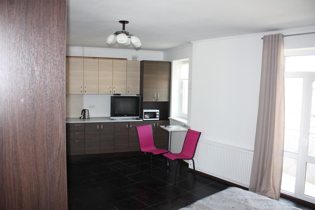 Suite On Railway Station İvano-Frankivsk Oda fotoğraf