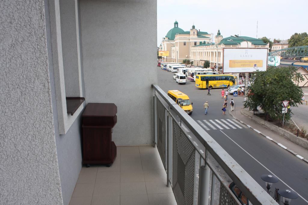 Suite On Railway Station İvano-Frankivsk Oda fotoğraf